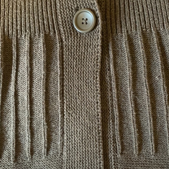 Button up sweater - Picture 3 of 4